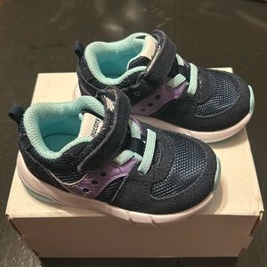 SAUCONY Little Girls Sneakers 5W